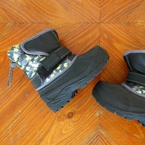 Kids Athletech Snow Boots size 7M